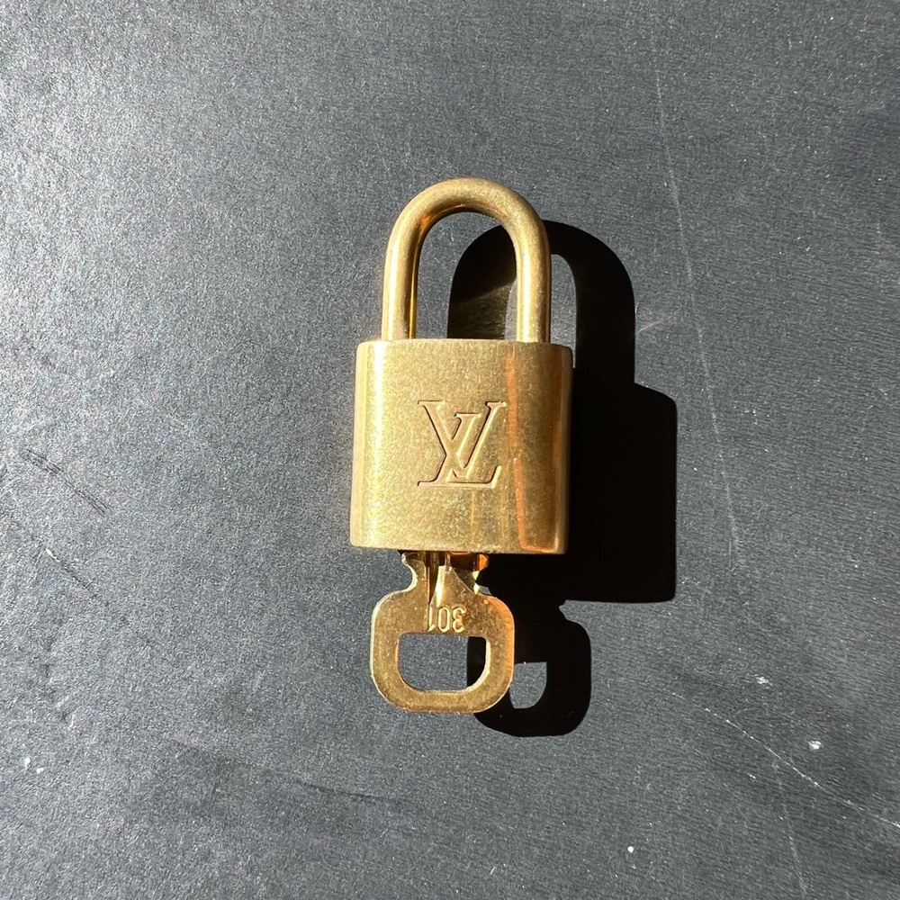 301 🔐 Louis Vuitton Gold Padlock Lock and Key